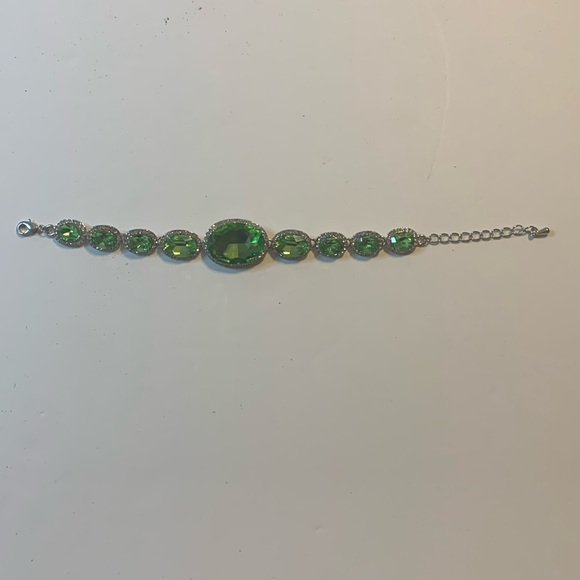 Costume Pale Green & Rhinestone Bracelet Really Pretty Used - Picture 1 of 7